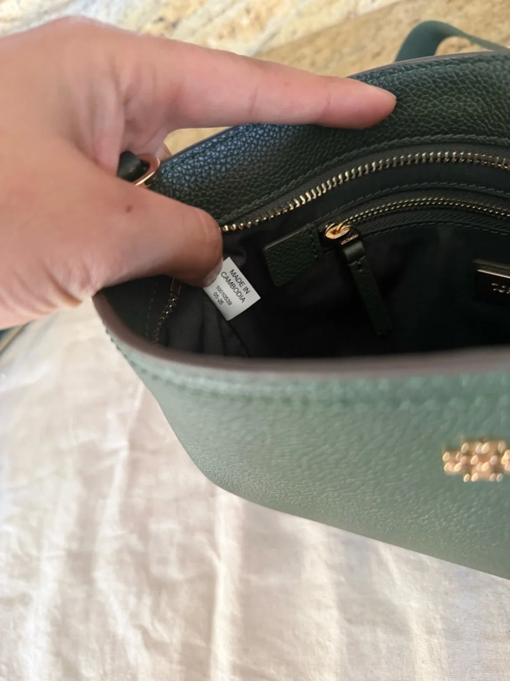 New tory Burch Blake Swingpack With Matching Wallet In Basil Color